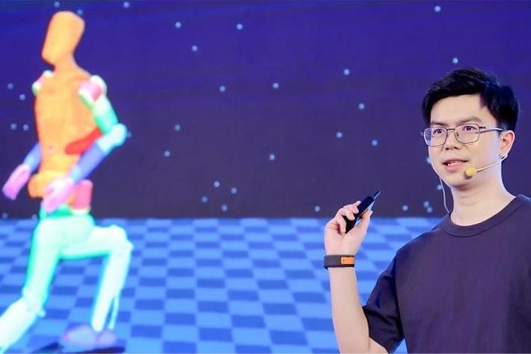 天才少年稚晖君南宫28ng机器人走路进场！AI模型做大脑，目标售价20万以内